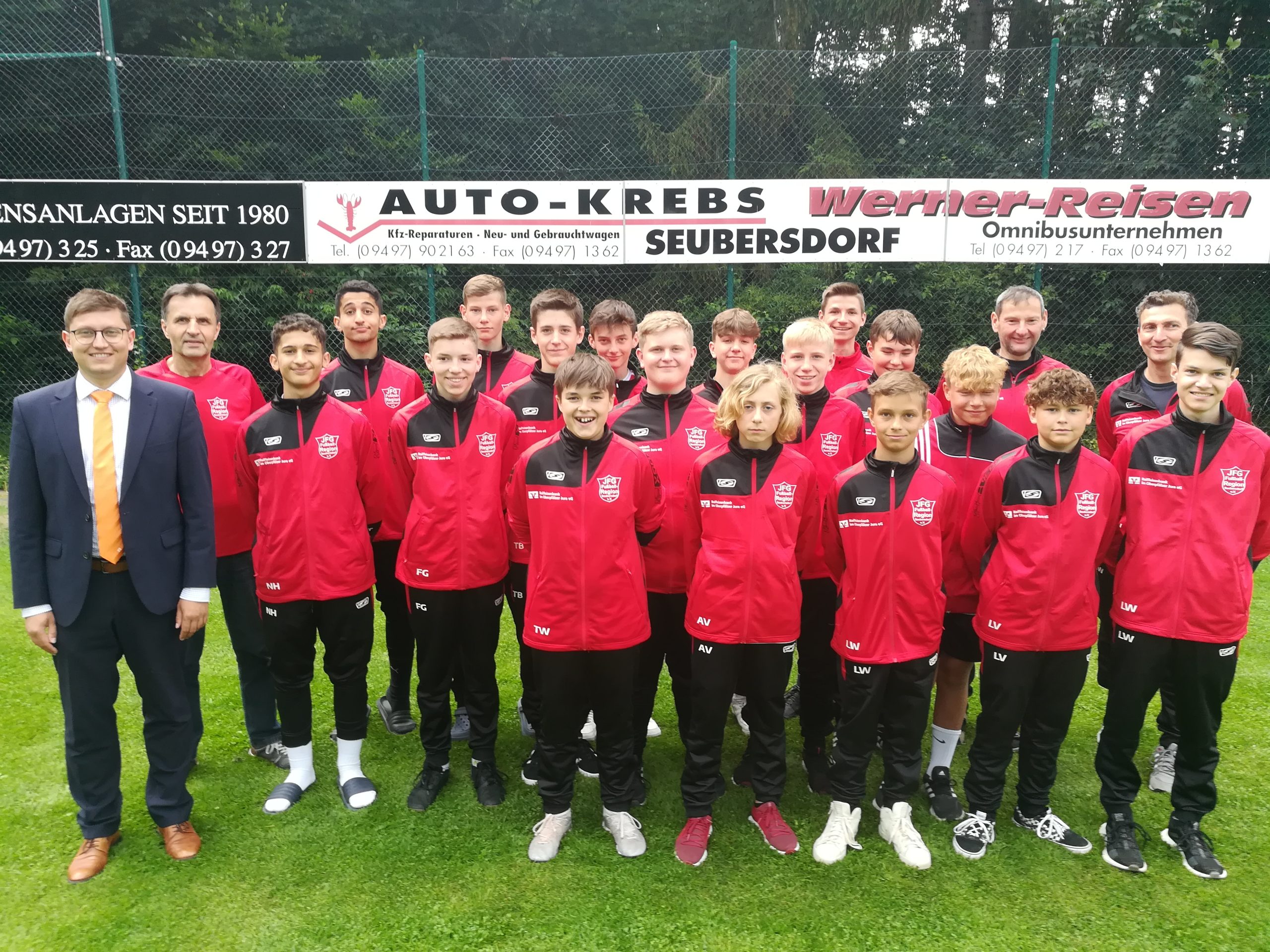 Neue Trikots und Trainingsanzüge für die JFG Mannschaften
